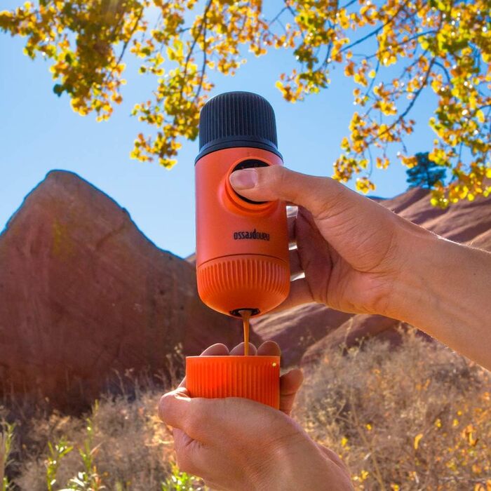Портативна кавоварка WACACO Nanopresso, 18 Бар, ручна, для подорожей, кемпінгу та походів, оновлена версія Minipresso, помаранчева, без чохла