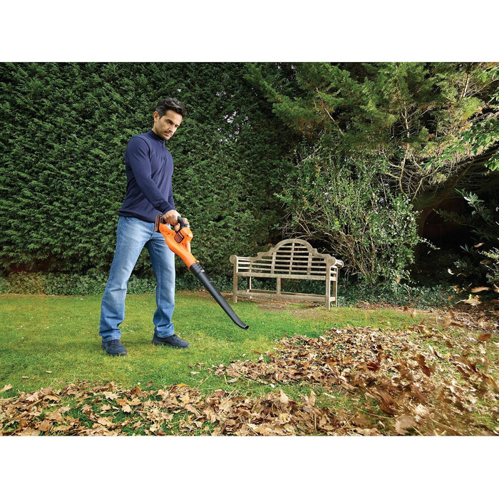 Акумуляторний повітродув Black+Decker GWC1820PCB 18В, швидкість до 209 км/год, для листя і сміття, без акумулятора та зарядки
