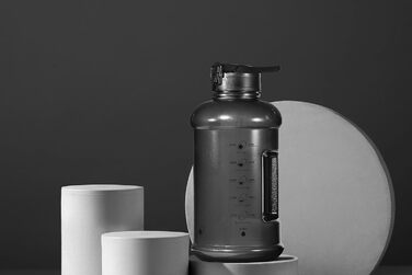 Мотиваційна пляшка для води H2O Capsule 2,5 л з маркуванням часу, трубочкою, ручкою та ремінцем, харчовий пластик, чорна