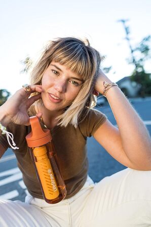 Фільтр-пляшка LifeStraw Go, 650 мл, BPA-free, для подорожей та щоденного використання, очищення води від бактерій, паразитів, мікропластику, покращення смаку, колір Kyoto Orange