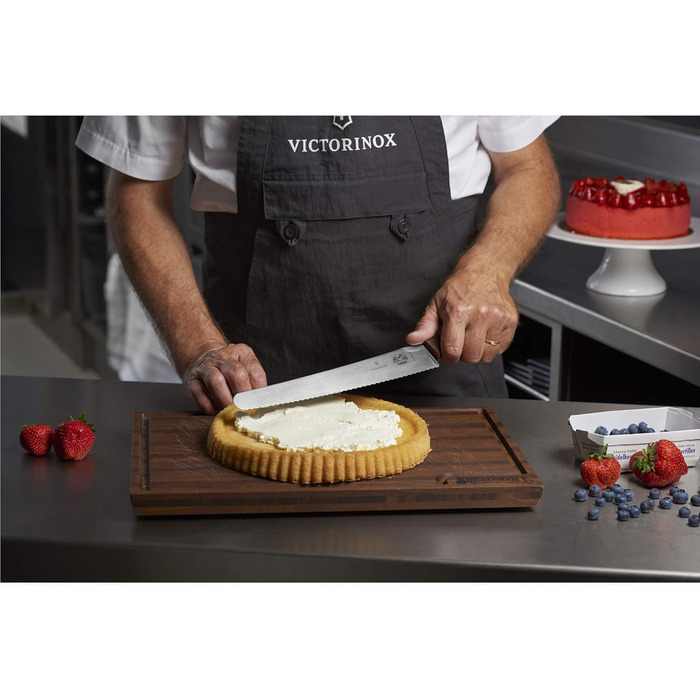 Кухонний ніж Victorinox Wood для хліба та кондитерських виробів, швейцарський, зубчасте лезо, надгострий, з нержавіючої сталі, дерев'яна ручка