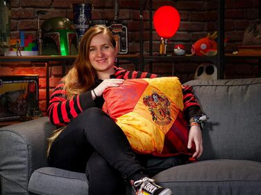 Подушка Elbenwald Harry Potter з китицями у стилі Ґрифіндор, з вишитою емблемою, червоно-жовта, 48x48 см