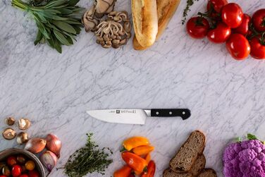 Кухонний ніж ZWILLING Pro, 18 см, нержавіюча сталь, чорна ручка