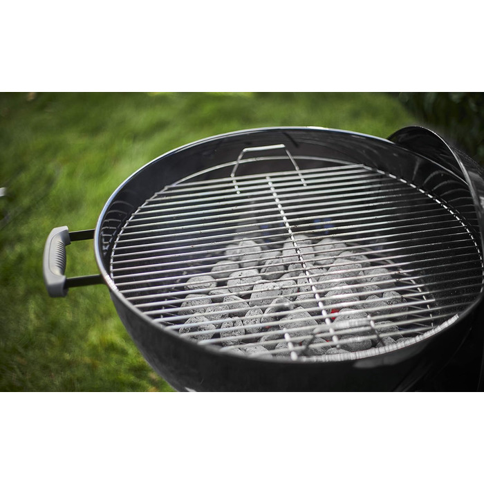 Вугільний гриль Weber Classic Kettle 57 см, чорний, з термометром, емальований, на колесах, для барбекю