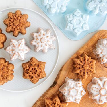 Форма для випікання Nordic Ware, сніжинка, 6 різних форм для мафінів, зимова, синя, алюміній, антипригарне покриття, NW 89642