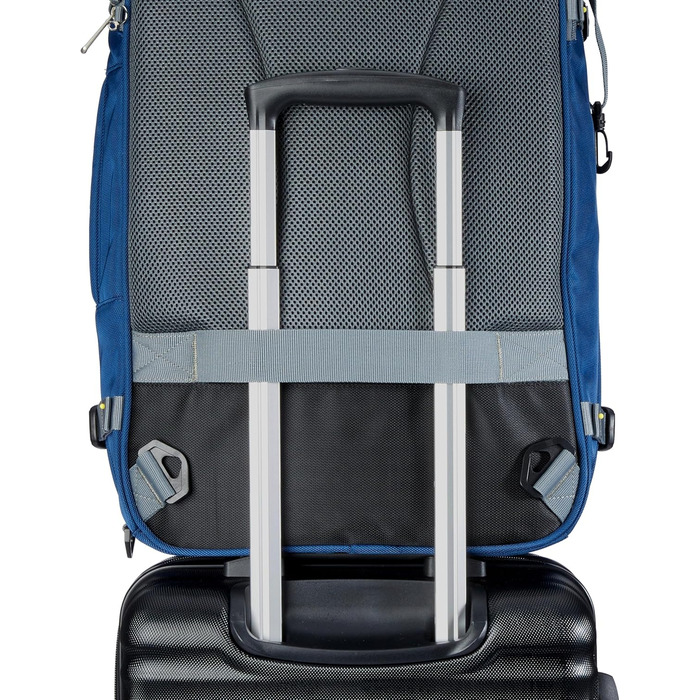 Рюкзак для подорожей Amazon Basics 40L, ручна поклажа, відсік для ноутбука 17'', органайзери, темно-синій, 51x38x20 см