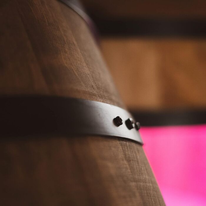 Дерев'яний бар-винний стелаж CREATIVE COOPER Fass Bar LED RGB з тримачем для вина, винний шафа-бочонок 80x50 см, темно-коричневий, для дому, декор у стилі рустик