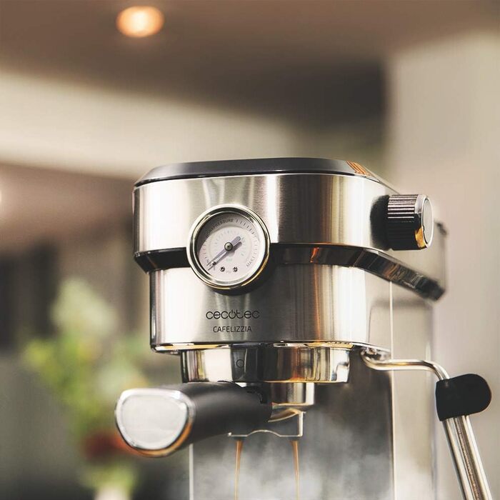 Еспресо-машина Cecotec Cafelizzia 790 Steel Pro, 1350Вт, 20 бар, термоблок, манометр, автоматичний режим, для еспресо та капучино, 1,2 л, нержавіюча сталь