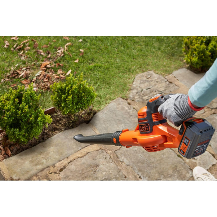 Акумуляторний повітродув Black+Decker GWC1820PCB 18В, швидкість до 209 км/год, для листя і сміття, без акумулятора та зарядки