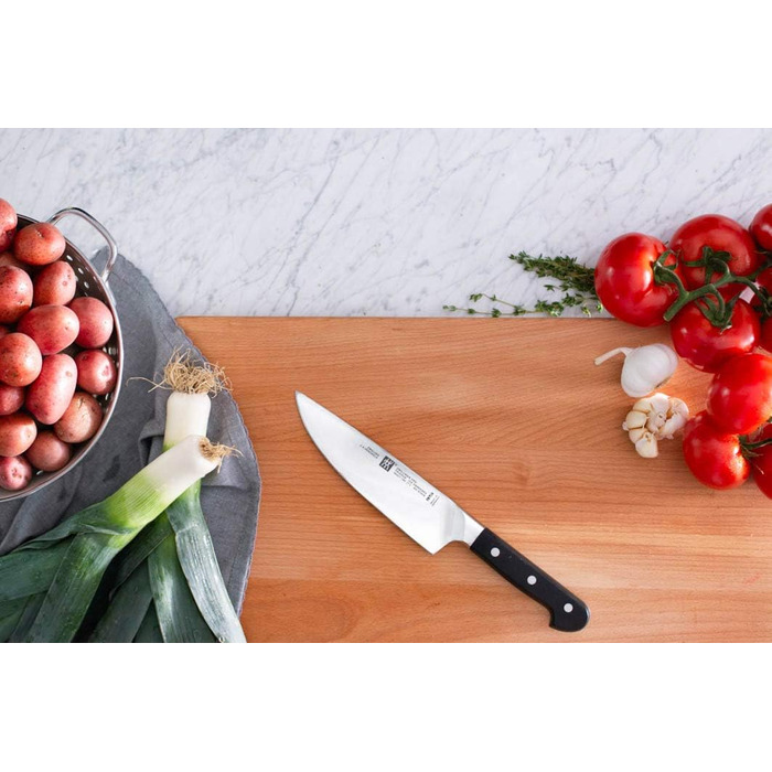 Кухонний ніж ZWILLING Pro, 18 см, нержавіюча сталь, чорна ручка