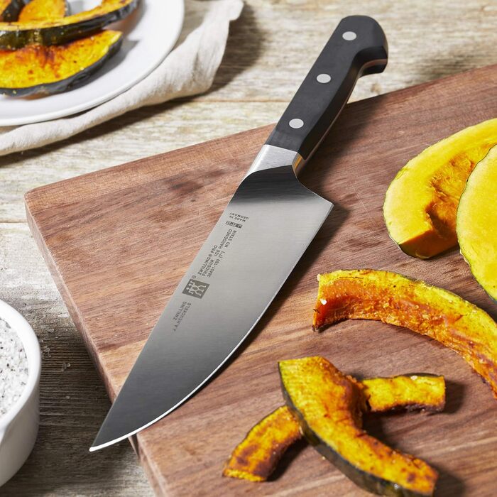 Кухонний ніж ZWILLING Pro, 18 см, нержавіюча сталь, чорна ручка
