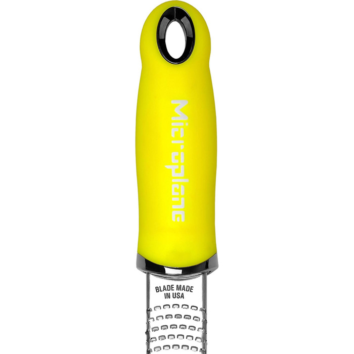 Терка Microplane для цитрусових, сиру, імбиру, шоколаду і мускатного горіха, неонова жовта, з дрібною лезом з нержавіючої сталі, виробництво США