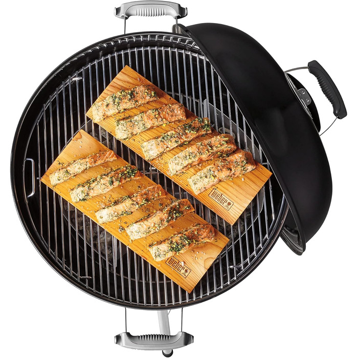 Вугільний гриль Weber Classic Kettle 57 см, чорний, з термометром, емальований, на колесах, для барбекю