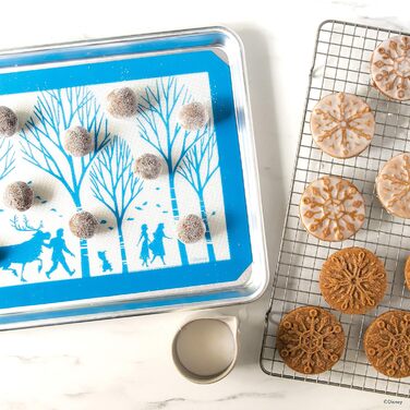 Кондитерські штампи Nordic Ware Disney Frozen 2, набір 3 шт., сріблясті з блакитними ручками, для печива зі сніжинкою