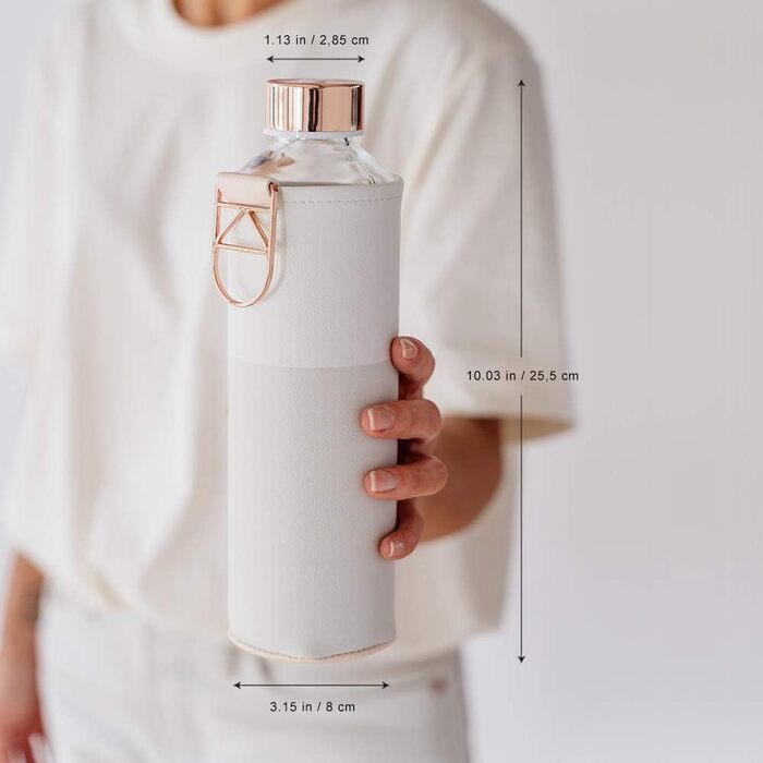 Велика пляшка для води EQUA 750 мл з боросилікатного скла, BPA-free, з чохлом із екошкіри, герметична (Sage)