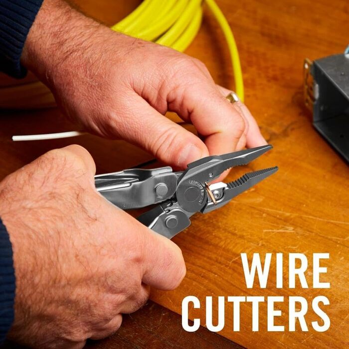 Мультитул Leatherman Super Tool 300, 19-в-1, з потужними плоскогубцями, сріблястий, у комплекті MOLLE-чохол, для важких робіт