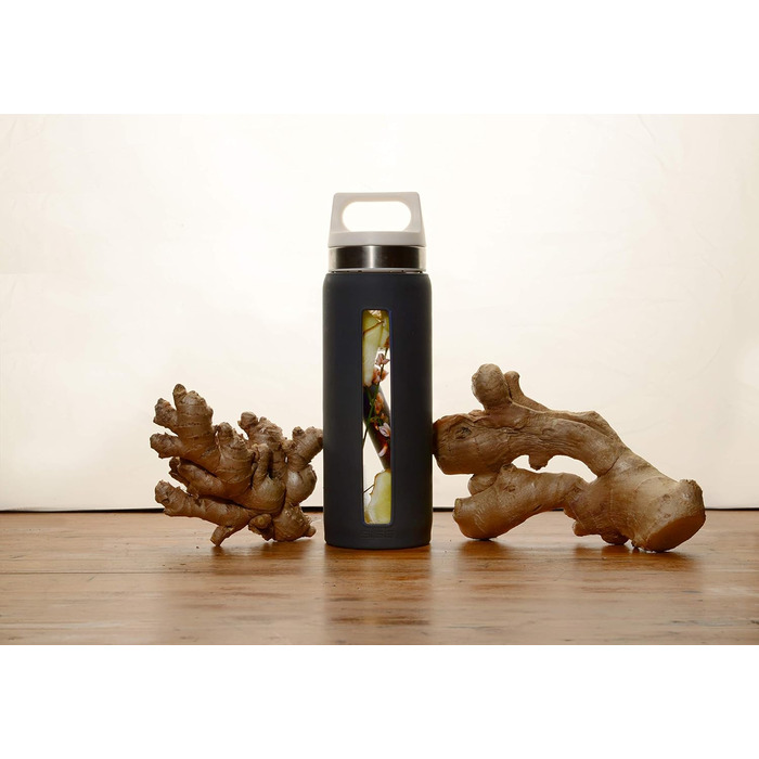 SIGG Dream пляшка для води 0.65 л, скляна, термостійка, герметична, з силіконовим чохлом, без шкідливих домішок