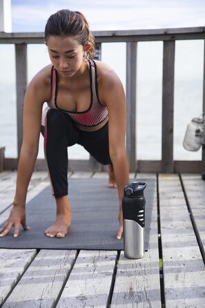 Пляшка для води Under Armour 680 мл, нержавіюча сталь, ізотермічна, з карабіном, герметична, для спорту, для дітей і дорослих