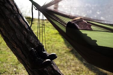 Ультралегка туристична гамак AMAZONAS Adventure Moskito Thermo 470г з москітною сіткою, кишенею для килимка, просоченням від комах, 275x140 см, до 150 кг, зелено-коричневий