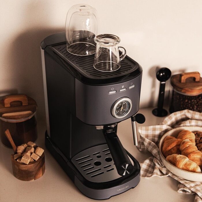 Кавоварка еспресо Cecotec Power Espresso 20 Pecan, 1100 Вт, 20 бар, термоблок, сталевий корпус, манометр, 1,25 л, подвійний фільтр, парова насадка