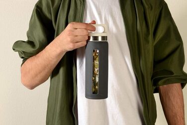 SIGG Dream пляшка для води 0.65 л, скляна, термостійка, герметична, з силіконовим чохлом, без шкідливих домішок