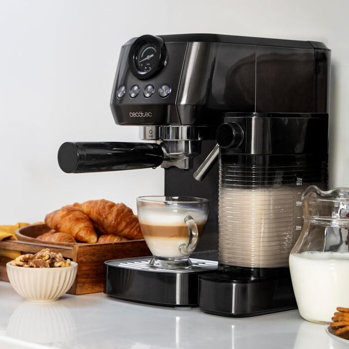 Кавоварка Cecotec Cafelizzia 790 Steel Pro, 1350 Вт, еспресо та капучино, термоблок, 20 бар, манометр, автоматичний режим, поворотна парова трубка, резервуар 1,2 л, нержавіюча сталь, з манометром, для молока