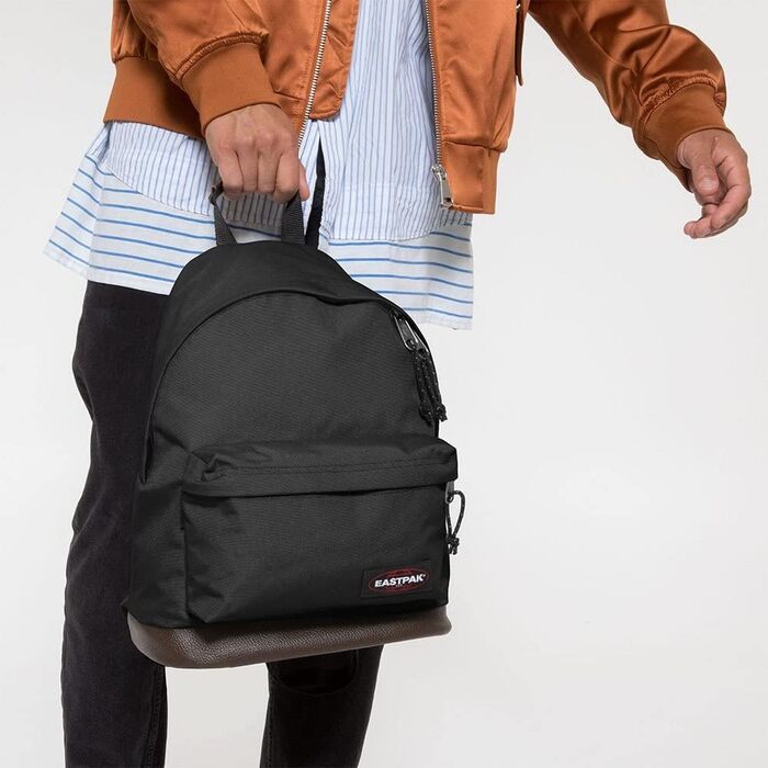 Рюкзак Eastpak WYOMING 24 л – міський рюкзак для ноутбука, чорний