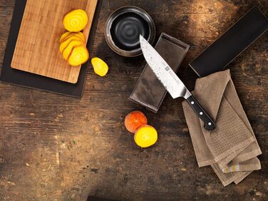 Кухонний ніж ZWILLING Pro, 20 см, нержавіюча сталь, чорна пластикова ручка