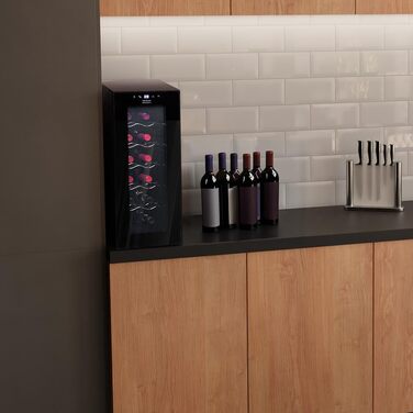 Винний шафа Cecotec Bolero GrandSommelier 830 CoolWood, термоелектрична, тиха, енергоефективна, сенсорне керування, температура 8-18°C, для 12 пляшок, чорна