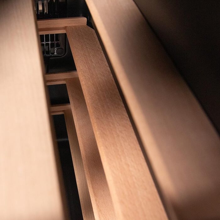 Термелектрична винна шафа Cecotec Bolero GrandSommelier 830 CoolWood на 8 пляшок, низький рівень шуму, регулювання температури 8-18°C, сенсорне управління, енергоощадна