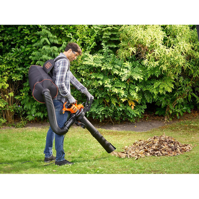 Електричний садовий пилосос-видувка Black+Decker BEBLV301, 3-в-1, 3000 Вт, з подрібнювачем і рюкзаком-мішком 72 л, регульована потужність, висока швидкість повітря