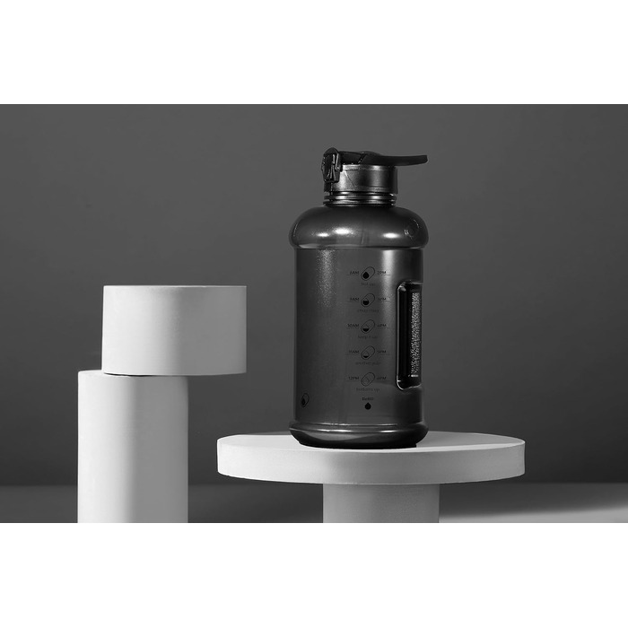 Мотиваційна пляшка для води H2O Capsule 2,5 л з маркуванням часу, трубочкою, ручкою та ремінцем, харчовий пластик, чорна