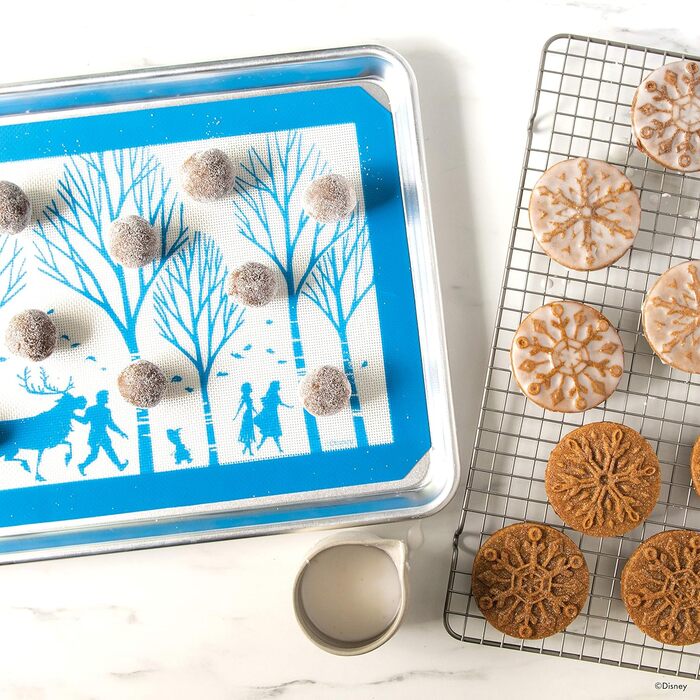 Кондитерські штампи Nordic Ware Disney Frozen 2, набір 3 шт., сріблясті з блакитними ручками, для печива зі сніжинкою