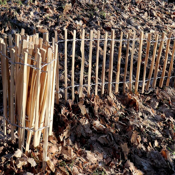Дерев'яний паркан-роллбордер Aquagart 5м x 35см, секційний садовий паркан з відстанню між латами 4-6 см, для огорожі клумб, грядок і доріжок, довговічний дерев'яний забор для саду