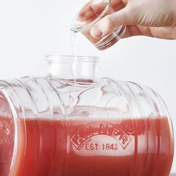 Диспенсер для напоїв KILNER 3,5 л з краном, мірним стаканом і дерев'яною підставкою, скло/метал, 32x17x19,6 см