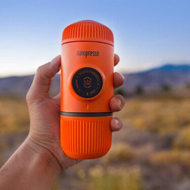 Портативна кавоварка WACACO Nanopresso, 18 Бар, ручна, для подорожей, кемпінгу та походів, оновлена версія Minipresso, помаранчева, без чохла