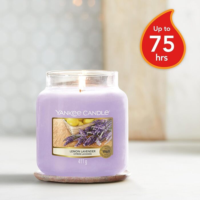 Ароматична свічка Yankee Candle у склі, середня, Lemon Lavender, до 75 годин горіння