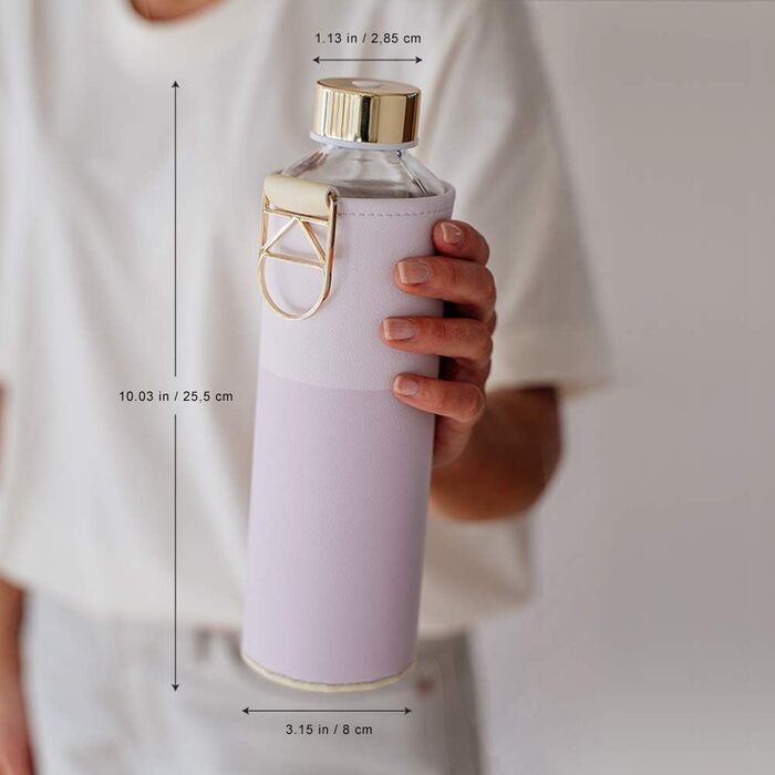 Велика пляшка для води EQUA 750 мл з боросилікатного скла, BPA-free, лілова, із захисним чохлом з екошкіри, герметична