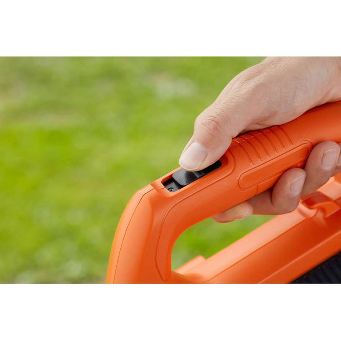 Акумуляторний садовий пилосос та повітродув BLACK+DECKER, електроаксіальний, 1850 Вт, швидкість 190 км/год, об'єм 765 м³/год, інтегрований скребок для листя