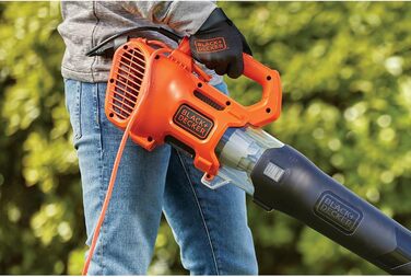 Акумуляторний садовий пилосос та повітродув BLACK+DECKER, електроаксіальний, 1850 Вт, швидкість 190 км/год, об'єм 765 м³/год, інтегрований скребок для листя