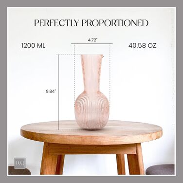 Ребриста скляна карафа elle decor 1,1 л, для води, вина, коктейлів, сангрії, рожевого кольору – стильний глечик для напоїв, бару та вечірок