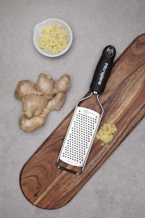 Терка Microplane грубого помолу для сиру, моркви, імбиру, кокосу та хрону, чорна з лезами з нержавіючої сталі, вироблено в США
