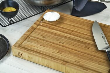Обробна дошка ZWILLING з масивного бамбука з соковидоком, двостороння, велика, 42x31 см, срібляста