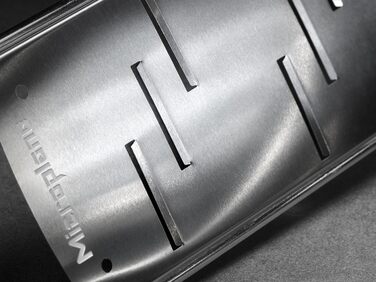 Терка Microplane велика для твердого сиру, шоколаду та трюфелів, чорна, з нержавіючими лезами, виробництво США