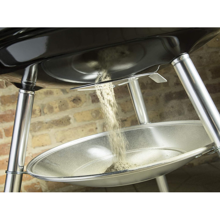 Вугільний гриль Weber Compact Kettle 47 см, порцелянове покриття, на тринозі з колесами, хромована решітка, чорний