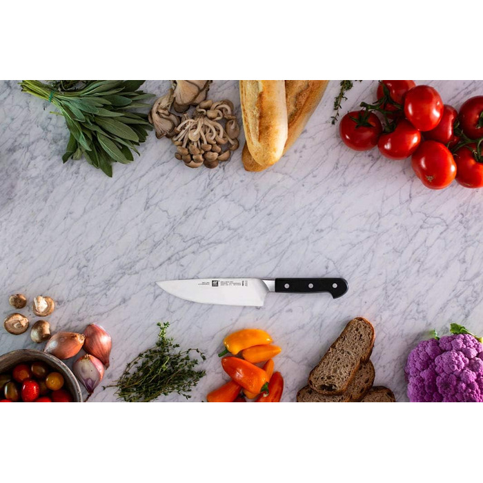 Кухонний ніж ZWILLING Pro, 18 см, нержавіюча сталь, чорна ручка