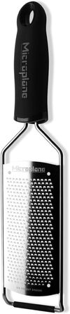 Терка Microplane дрібна для твердого сиру, цитрусових, часнику, чилі, кориці та мускатного горіха, чорна, леза з нержавіючої сталі, виробництво США